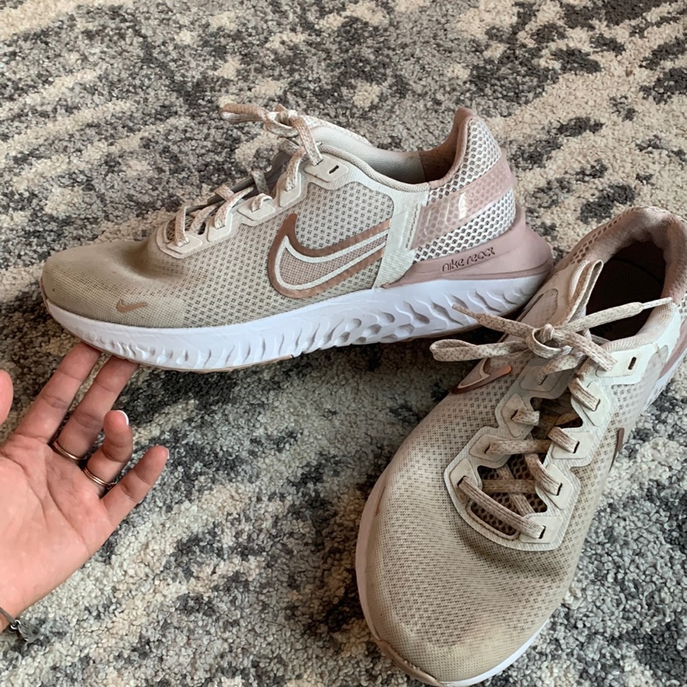 Nike react pink sneakers